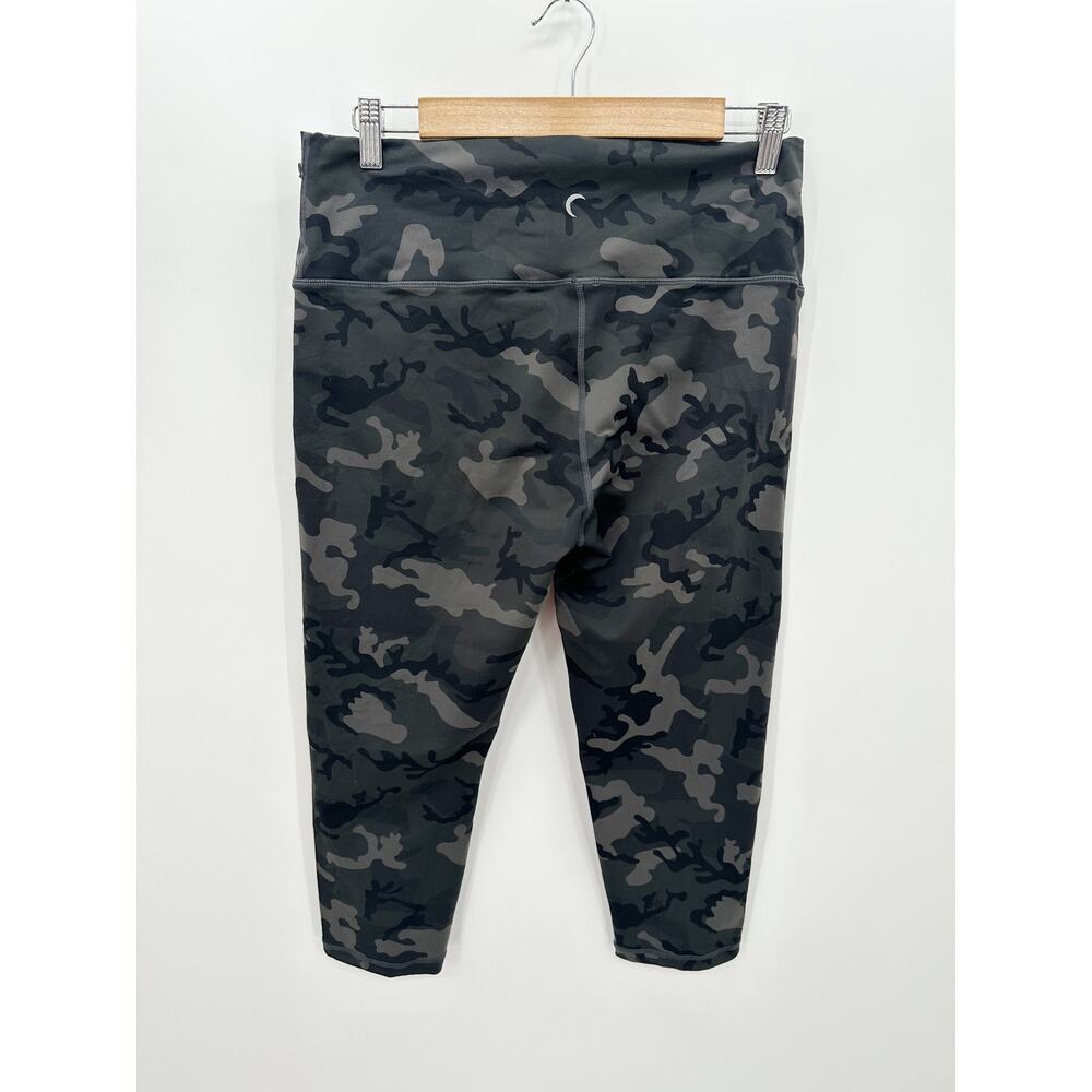Zyia Active Women 14-16 Green Camo Cropped Capri Leggings Nylon Spandex Blend - Picture 2 of 7